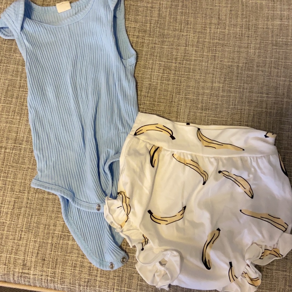 Baby girl matching set with bananas